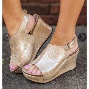 Gold wedges